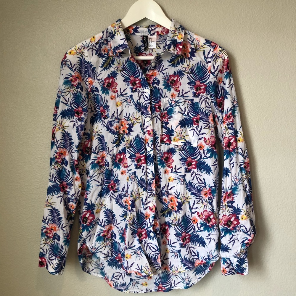 H&M long sleeve button-down Hawaiian print shirt